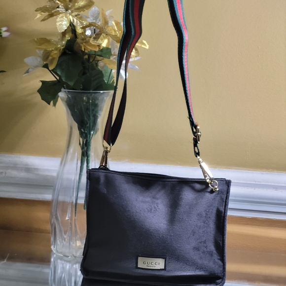 Gucci pouch converted into shoulder bag or strap bag. Aftermarket shoulder strap - Picture 6 of 13